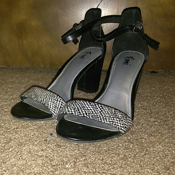 Heels - Picture 2 of 6